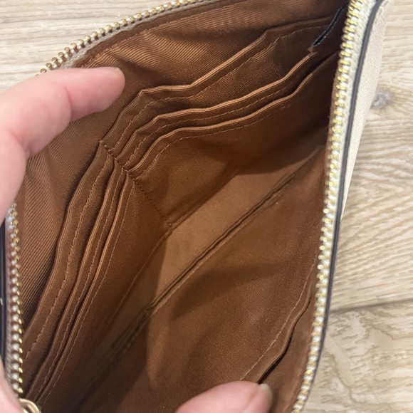 LIGHTLY used COACH White Leather Wristlet - Picture 3 of 4
